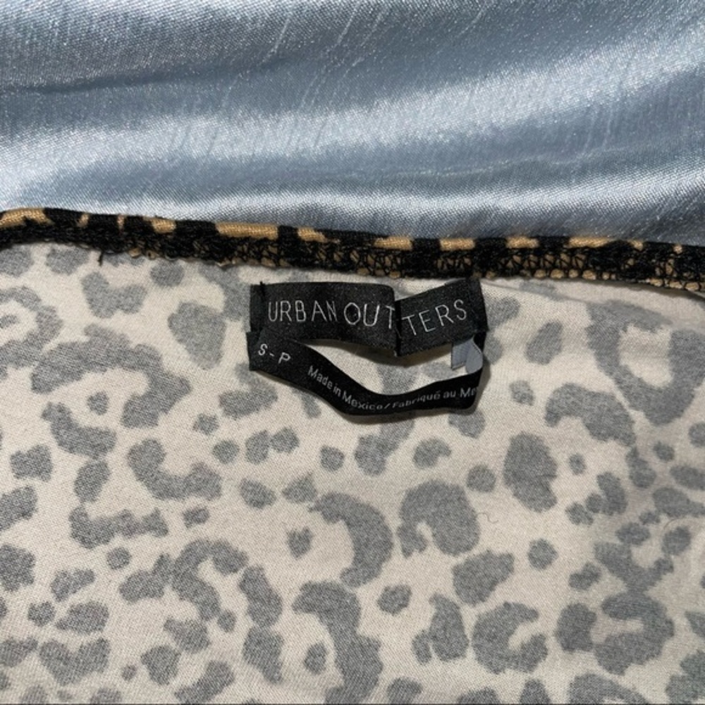 2/$25 Urban Outfitters One Shoulder Cheetah Crop Top - Picture 5 of 5